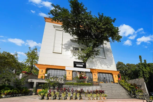 Super Townhouse Oak Pardih Chowk Mango