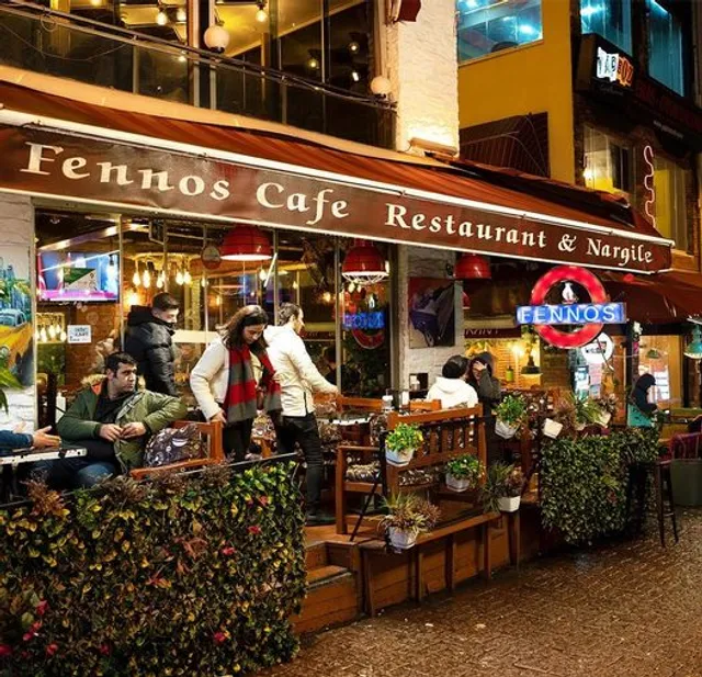 Beşiktaş Fennos Cafe Nargile Okey Salonu