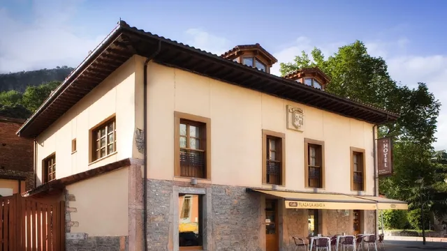 Hotel Plaza La Abadía/ Restaurante de la Abadía