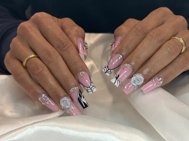 Kitty Nails