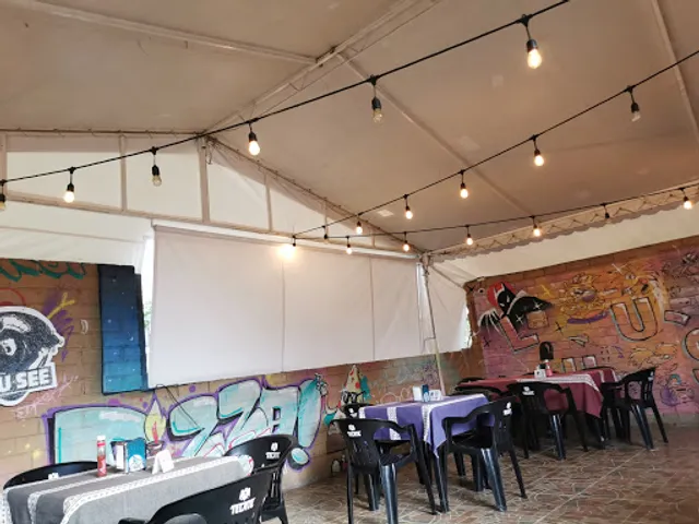 Luu See Pizzas & Drinks