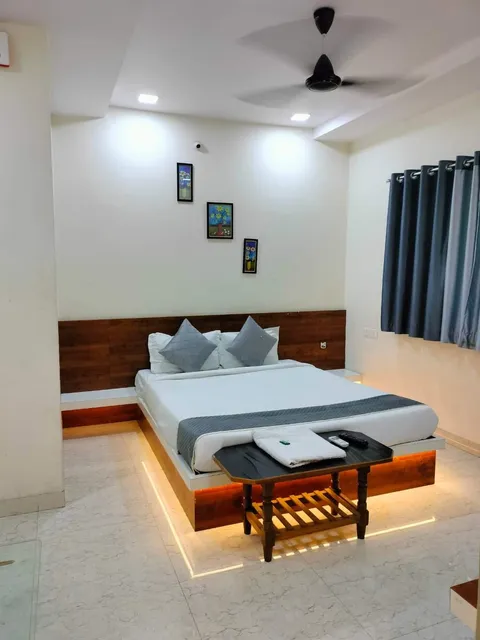 OYO Hotel Jayesh Inn