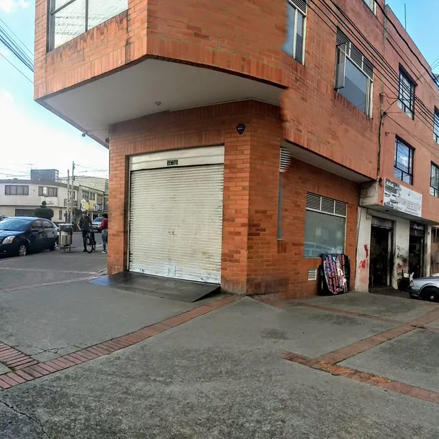 Oma Cafe - Restaurante