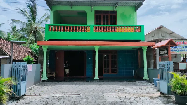 Losmen Kinasih Puncak & Gazebo Pandang