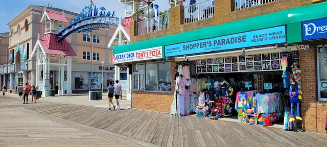 Shoppers Paradise @North Division street