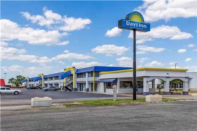 Days Inn by Wyndham Salina South