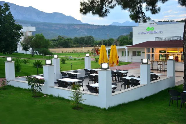 Dream Town Hotel&Restaurant