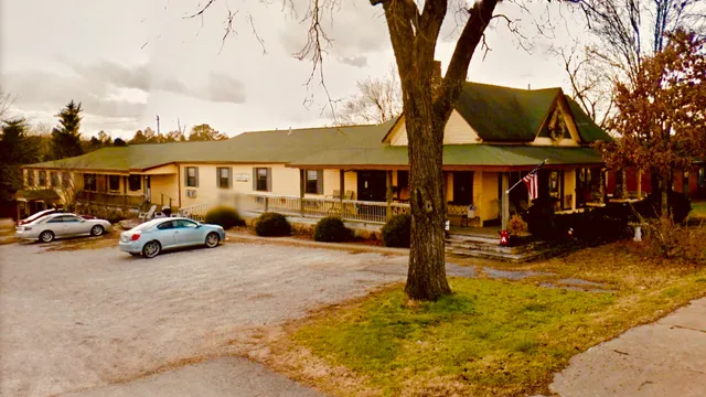 Ashley House Inn & Suites