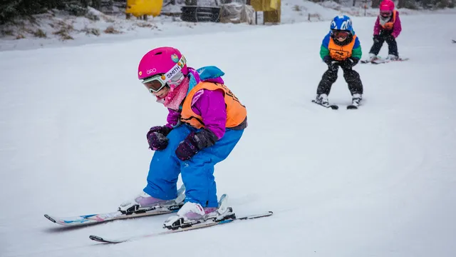 Kids World ski & snowboard lessons