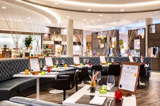 Zoom Restaurant Glocal Dining