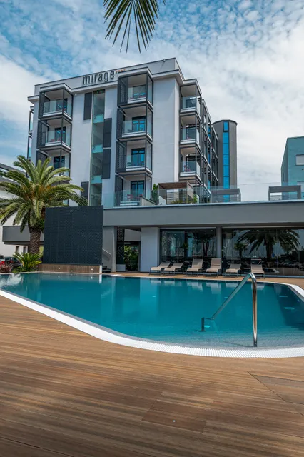 Lake Front Hotel Mirage