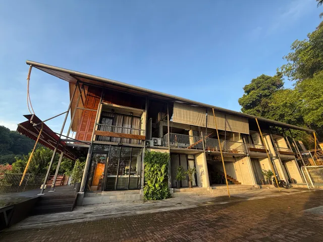 Voyage Retreat 归航楼