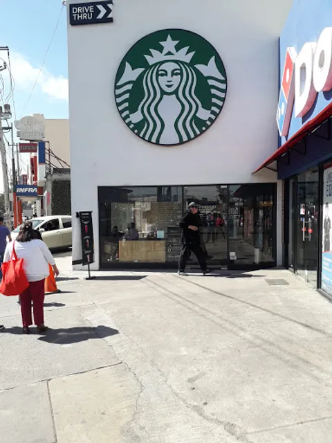 Starbucks Plaza Zapotitlán DT