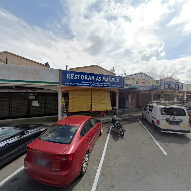 RESTAURANT AS MAKMUR BANANA LEAF