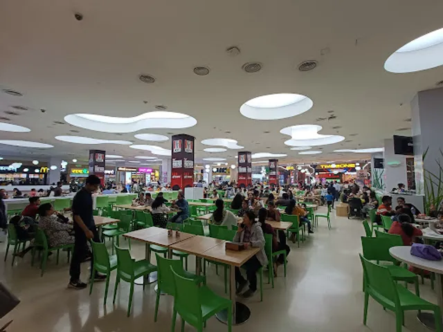 Food Court Oberoi Mall