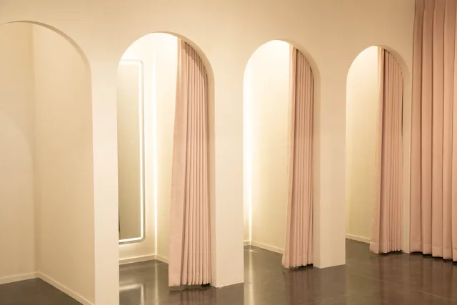 Beginning Boutique Showroom & Click and Collect