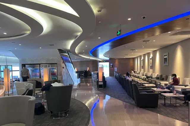No.71 Air China First & Business Class Lounge
