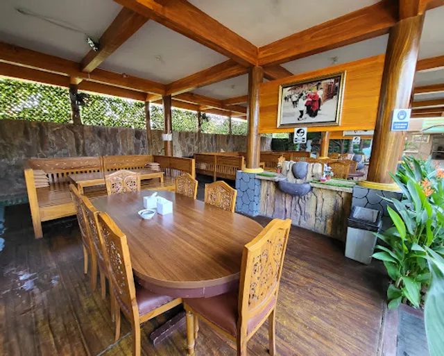 Saung Kebalen Farm & Resto