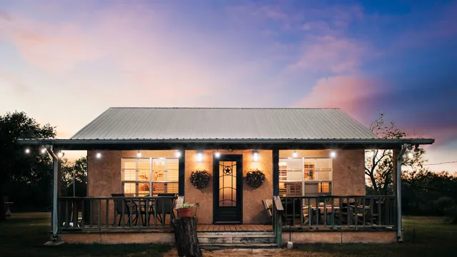 Hideaway In Hindes Lodging - Nightly Rental