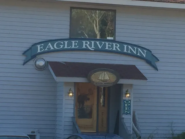Eagle River Inn