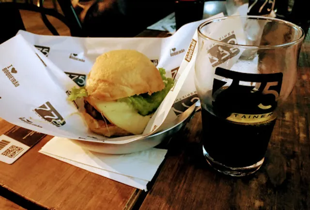 Food Hall Artesanal Container 775