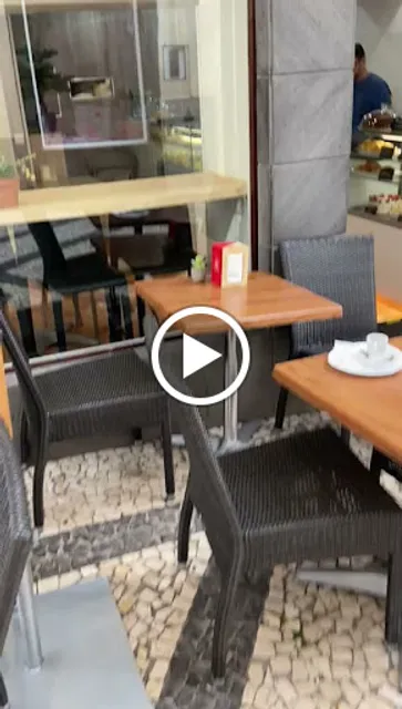 Between Cafe & Healthy Food