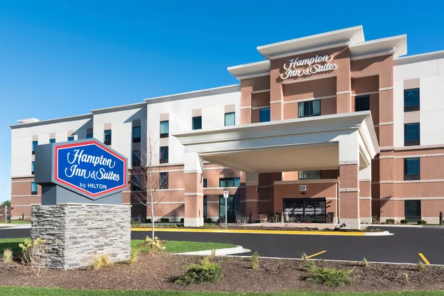 Hampton Inn & Suites Chicago Schaumburg