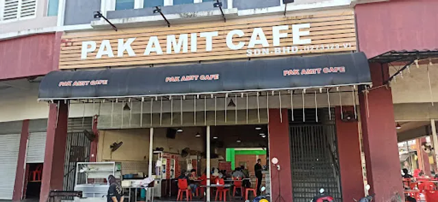 Pak Amit Cafe Emart Batu Kawah