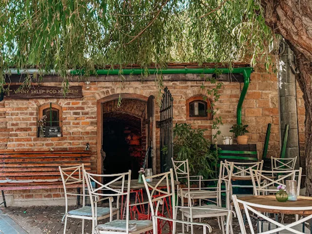 Vinný sklep Pod Křížkem - vinařství Knoll