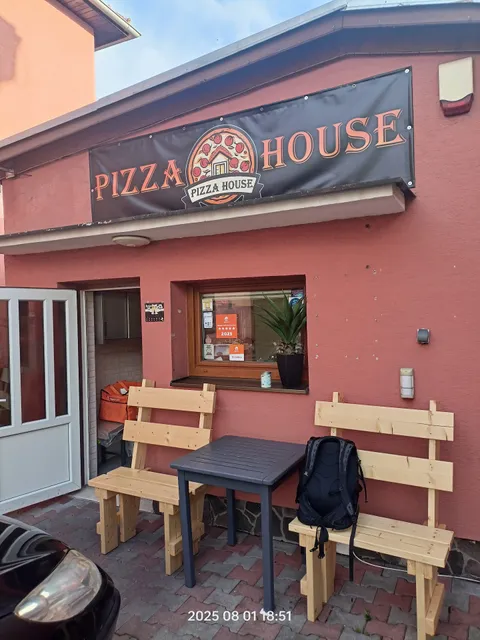 Pizza House