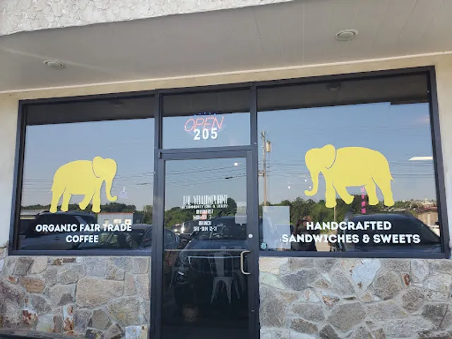 The Yellowphant Cafe