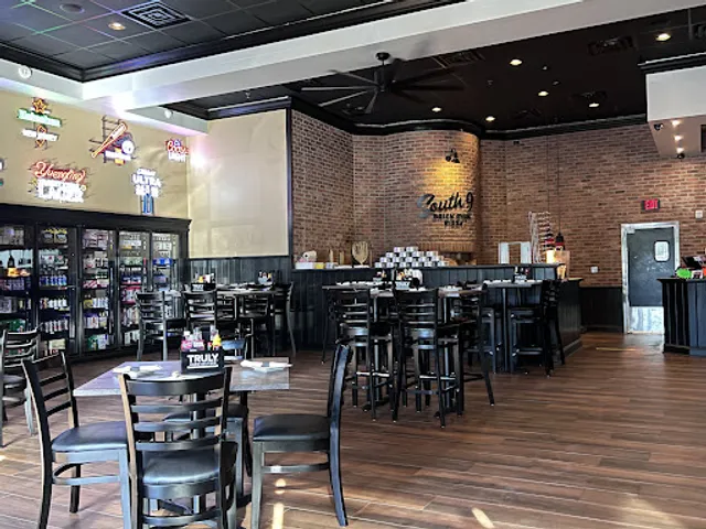 South 9 Bar and Grille