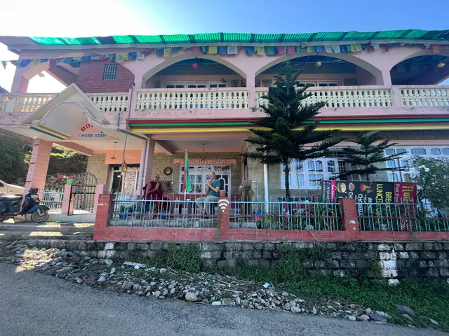 Ritu Raj Home Stay & Cafe Sarkidhar