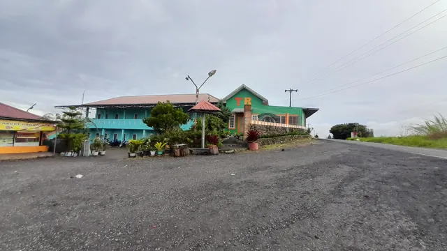 TR INN (Penginapan KELUARGA)