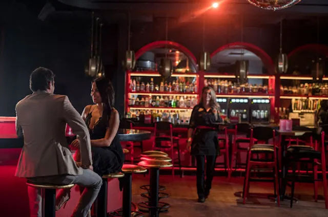 Redd's Piano Bar and Lounge