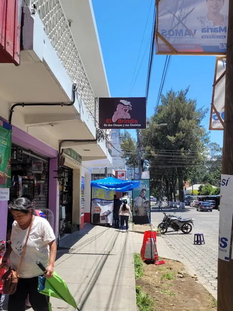 El Brindis de don Cheque 15 Avenida Zona 3