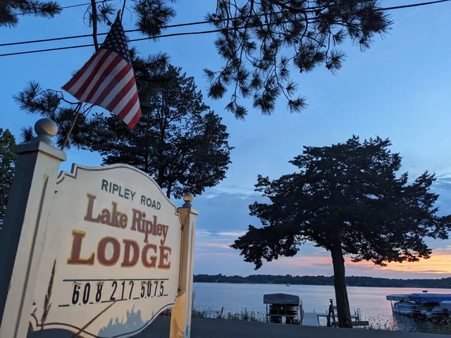 Lake Ripley Lodge