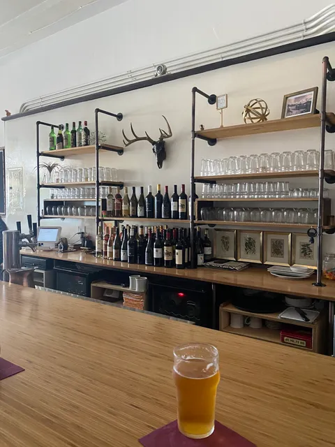 Cobra Lily Bar & Bottle