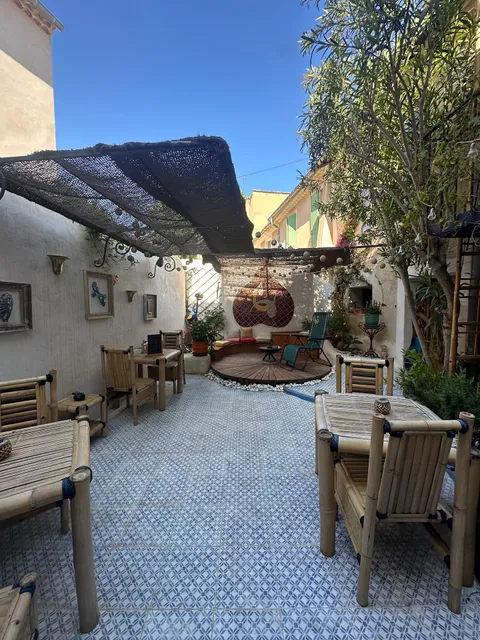 Aux Heures Bleues Chambres d'hôtes à L'Isle sur la Sorgue