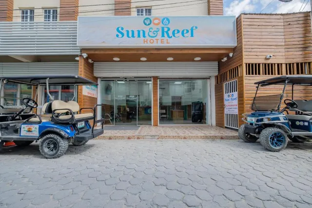 Voyager Sun and Reef Hotel