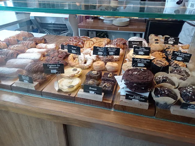 Santagloria Coffee & Bakery