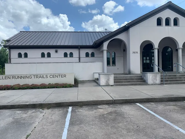 Cullen Running Trails Center
