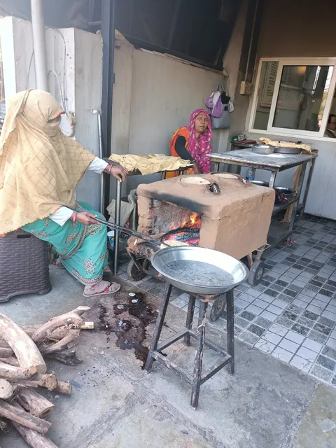 Magic Mile "Traditional Food"