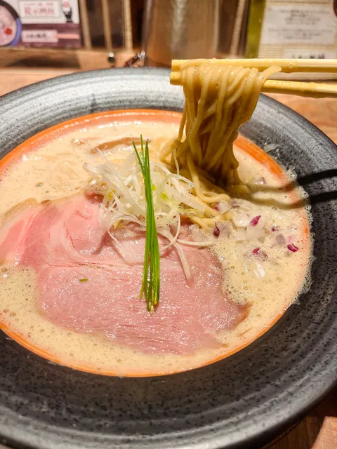 小麦の麺神 KITTE大阪店