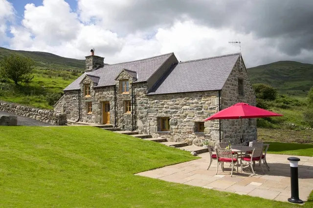 Dioni Holiday Cottages