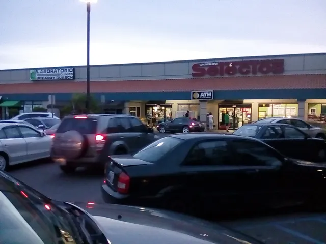 Borinquen Town Plaza