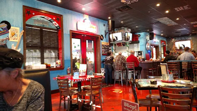 Mojo's-Food. Music. Soul. (Silver Springs Location)