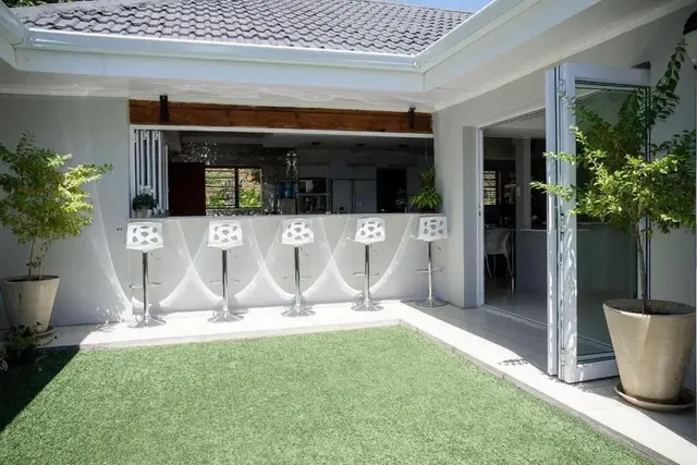 Luxury Upmarket Guesthouse 20 on 4th