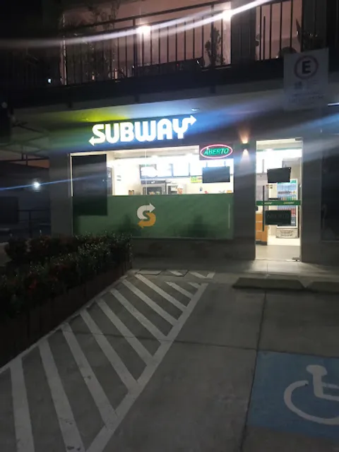 Subway Coroa do Meio