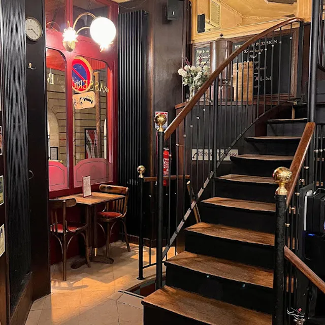 AU PETIT SUISSE BRASSERIE